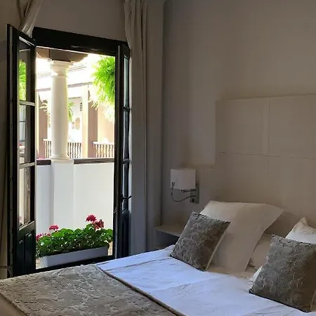 Lägenhetshotell La De Pilar 3*