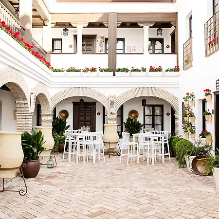 Lägenhetshotell La De Pilar 3*