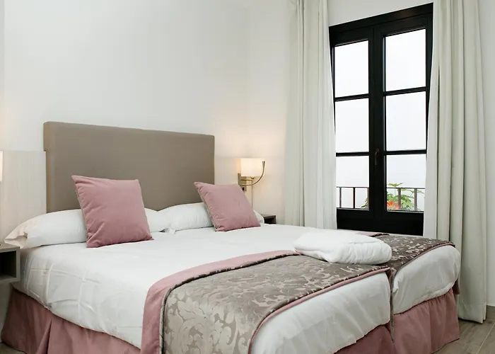 Hotel apartamentowy La De Pilar 4*